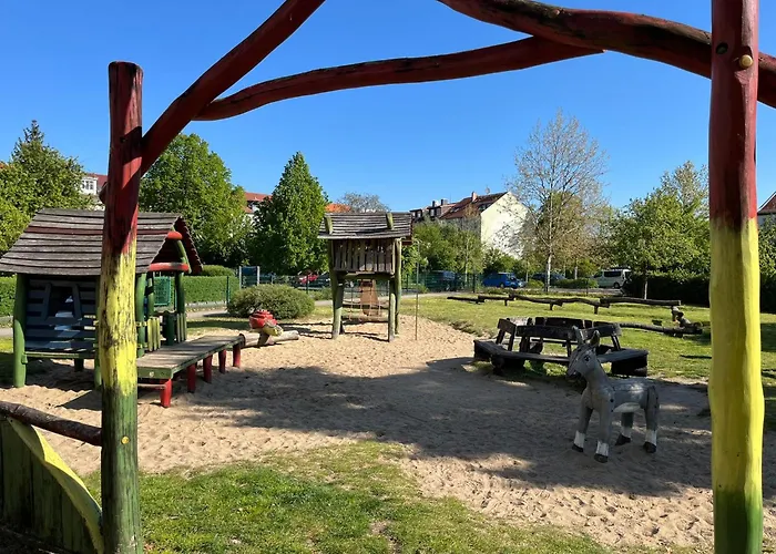 Paula 4 Personen Parkplatz Zentrale Lage Ruhige Nebenstrasse, Dg Apartman Dessau-Rosslau