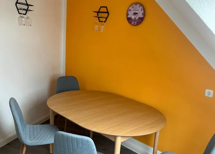 Paula 4 Personen Parkplatz Zentrale Lage Ruhige Nebenstrasse, Dg Apartman Dessau-Rosslau